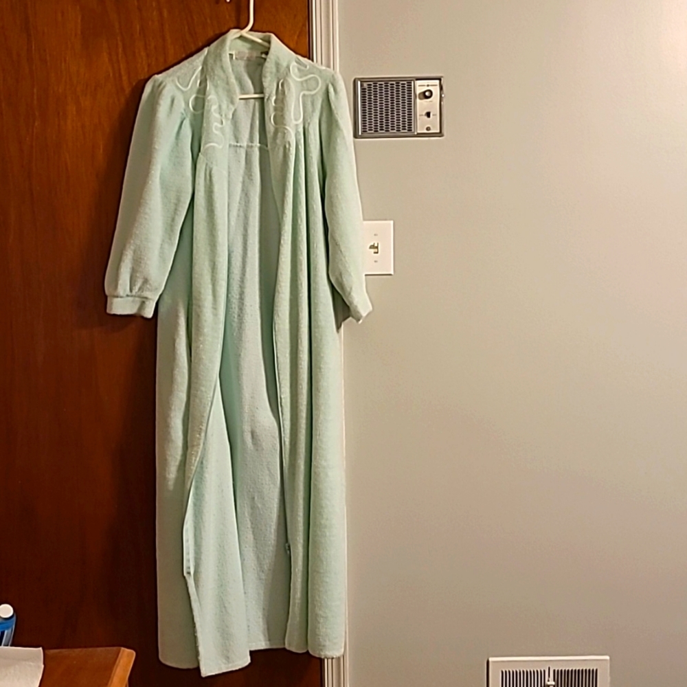 Womens zip up robe,